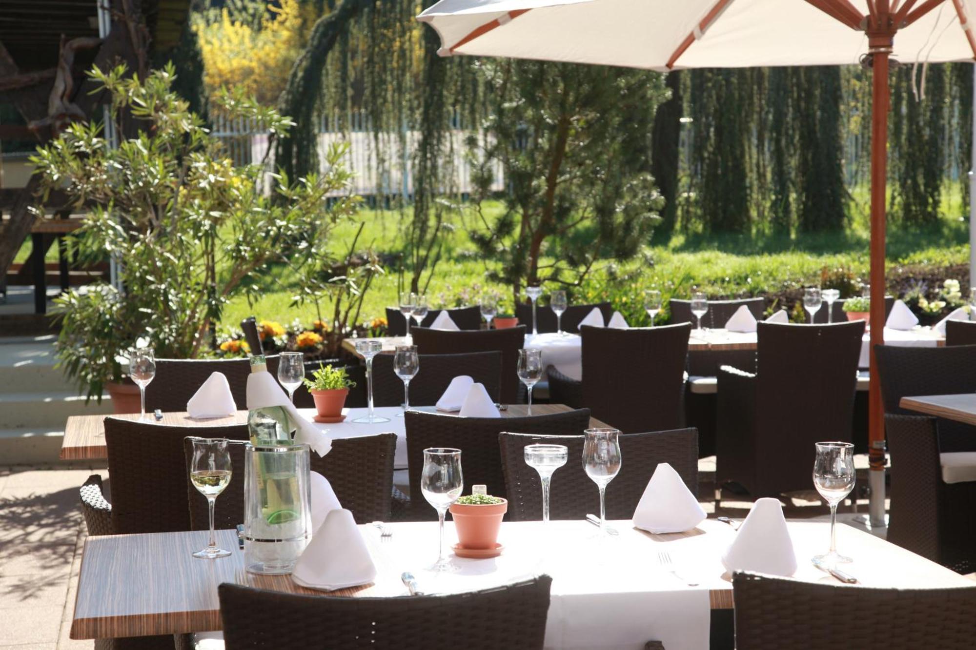 Alemannenhof Hotel Schallstadt Exterior photo